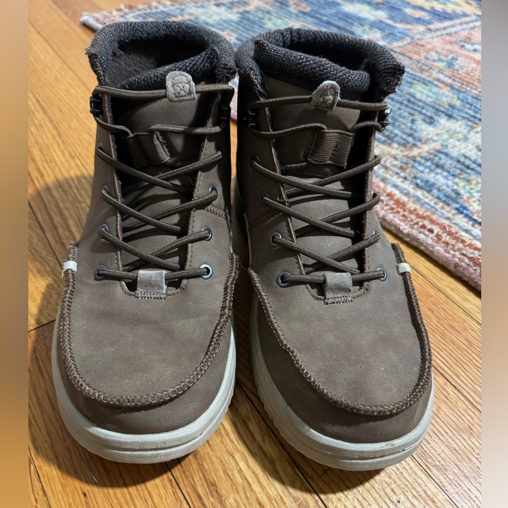 Men’s Heydude boots size 9
